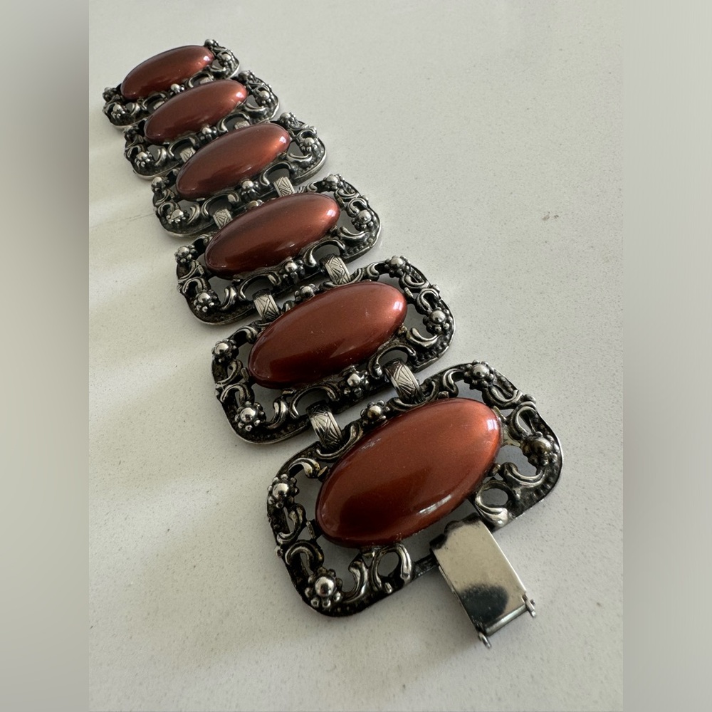 Vintage Women’s 7” Bracelet with Latch Closure